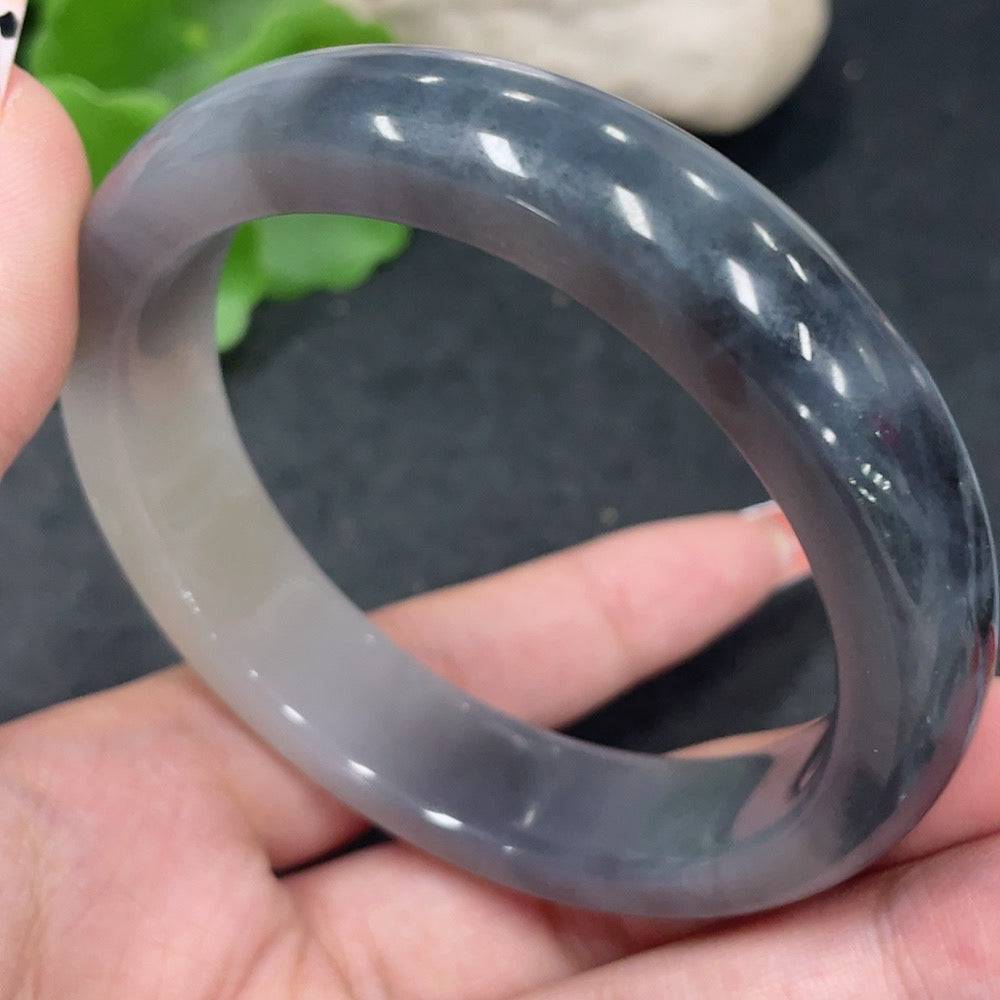 Hetian jade round bracelet by HUILIU HQ, size 57.5, weighing approximately 61.5g, with smooth polished jade beads.
