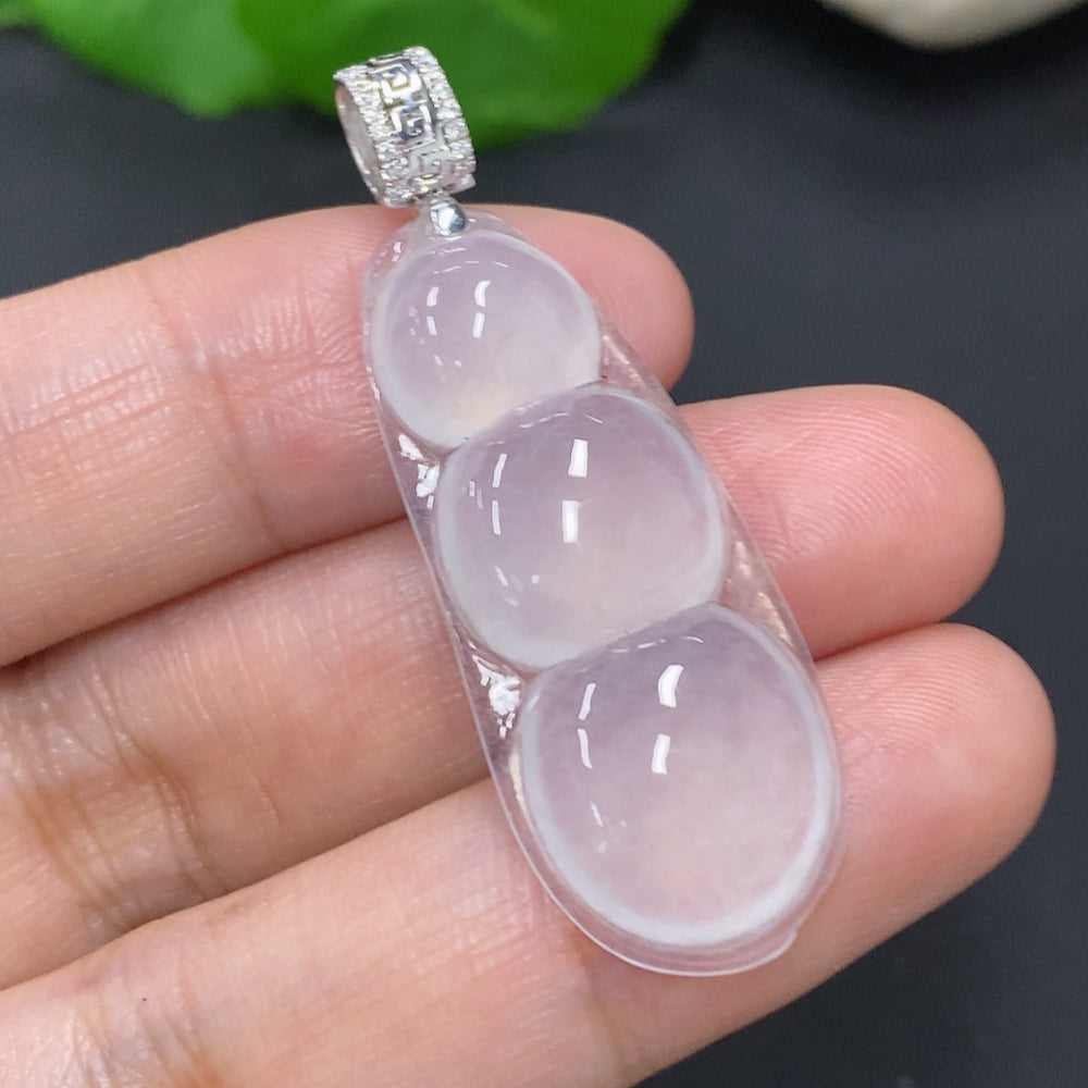 Jadeite lucky bean pendant with 18K gold clasp, polished jade jade jewelry, weight approx. 5.6g, non-diamond, from HKHQ