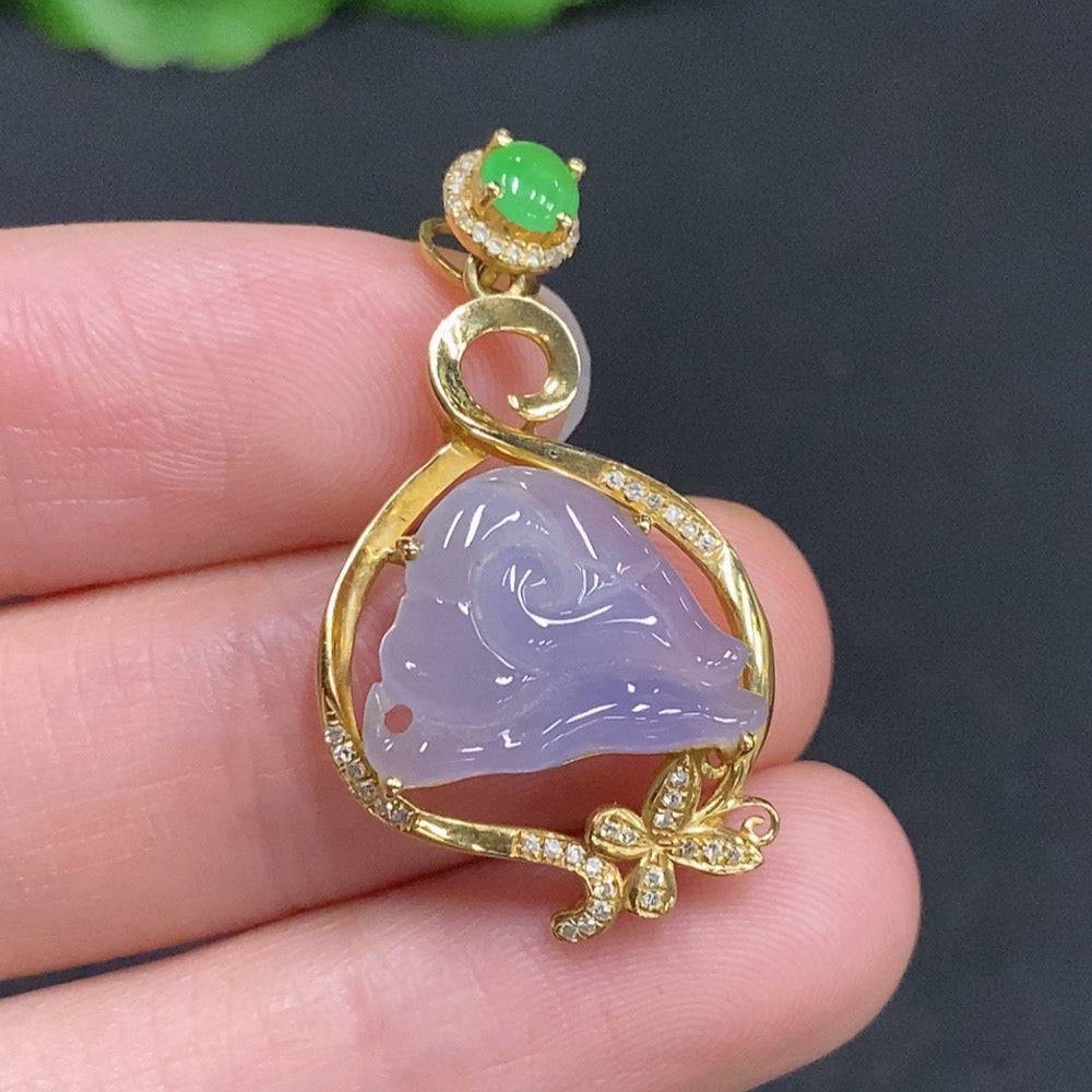 Jadeite freeform inlaid pendant with diamond accents, set in 18k gold, weighs approximately 3.2 grams, by HUILIU HQ.