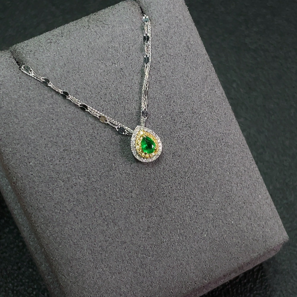 18K Gold Emerald Pendant Clarity Optimized with Diamond Accents (Colorless)