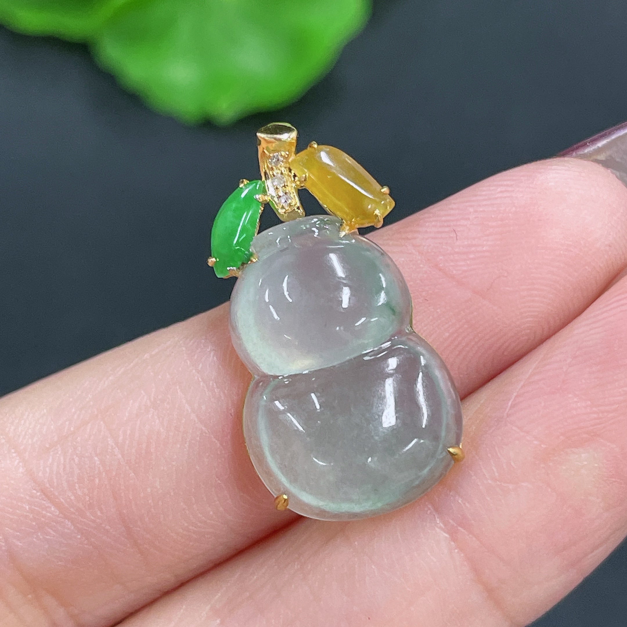 Jadeite Pendant Gourd Inlaid No Diamond . | Huiliu Certified