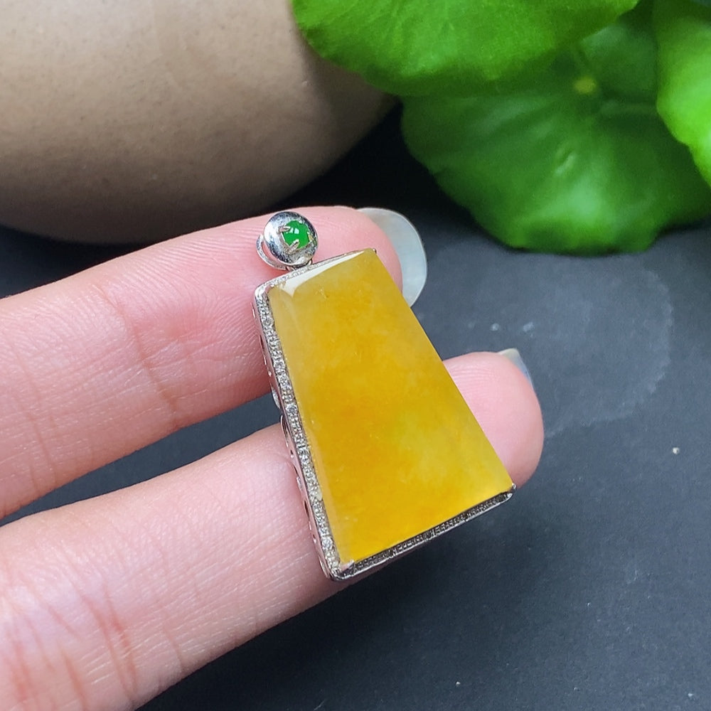 Jadeite Plain Pendant with Diamond Accents in 18k Gold, Color Origin Undetermined, Total Weight Approx. 4.81g