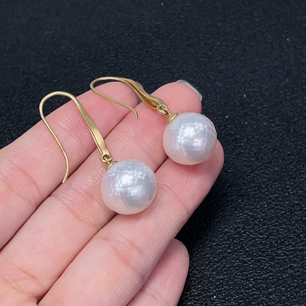 Seawater Pearl Earrings 18k Gold Size About 13.4mm