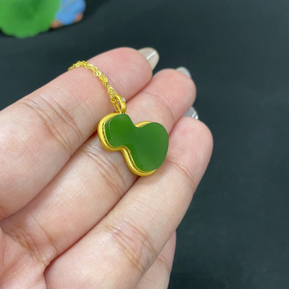 Hetian Jade Jasper Inlaid Pendant Gourd Chain Non-Gold Pendant 18k Gold Non-Diamond Total Weight Approx. (Including Chain) 2.2g