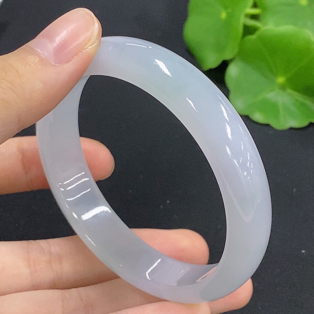 HKHQ jadeite round bangle, size 54.8 with a weight of 42.3g, showcasing smooth, polished green jadeite bracelet.