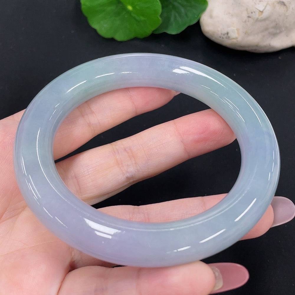 HUILIU HQ jadeite round bangle, size 59.4, weighing approx. 82g, showcasing smooth, polished jade surface and circular design.