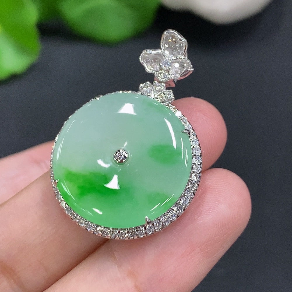 Jadeite Safety Buckle Inlaid Pendant 18K Gold Total Weight Approx. 8.4g