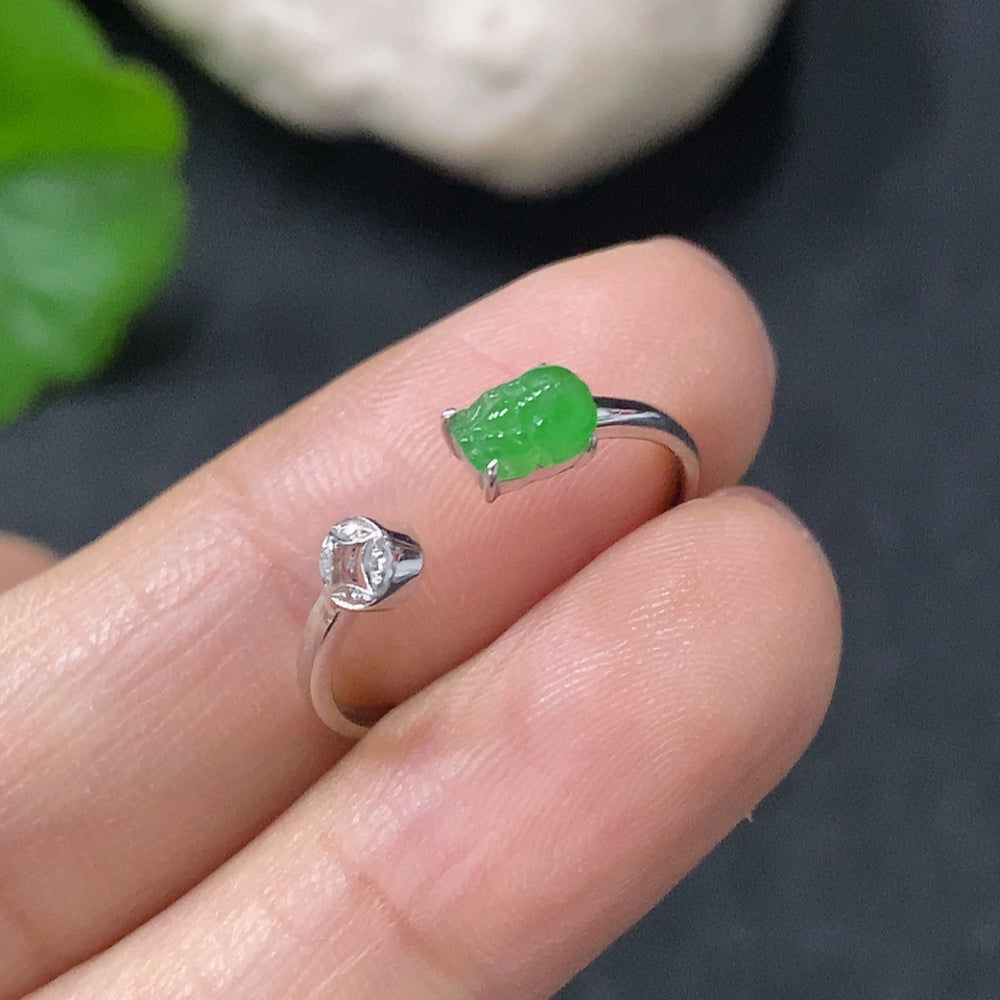 Jadeite Inlaid Ring 18k Gold Set with Diamonds Size 14 Total Weight Approx. 0.86g