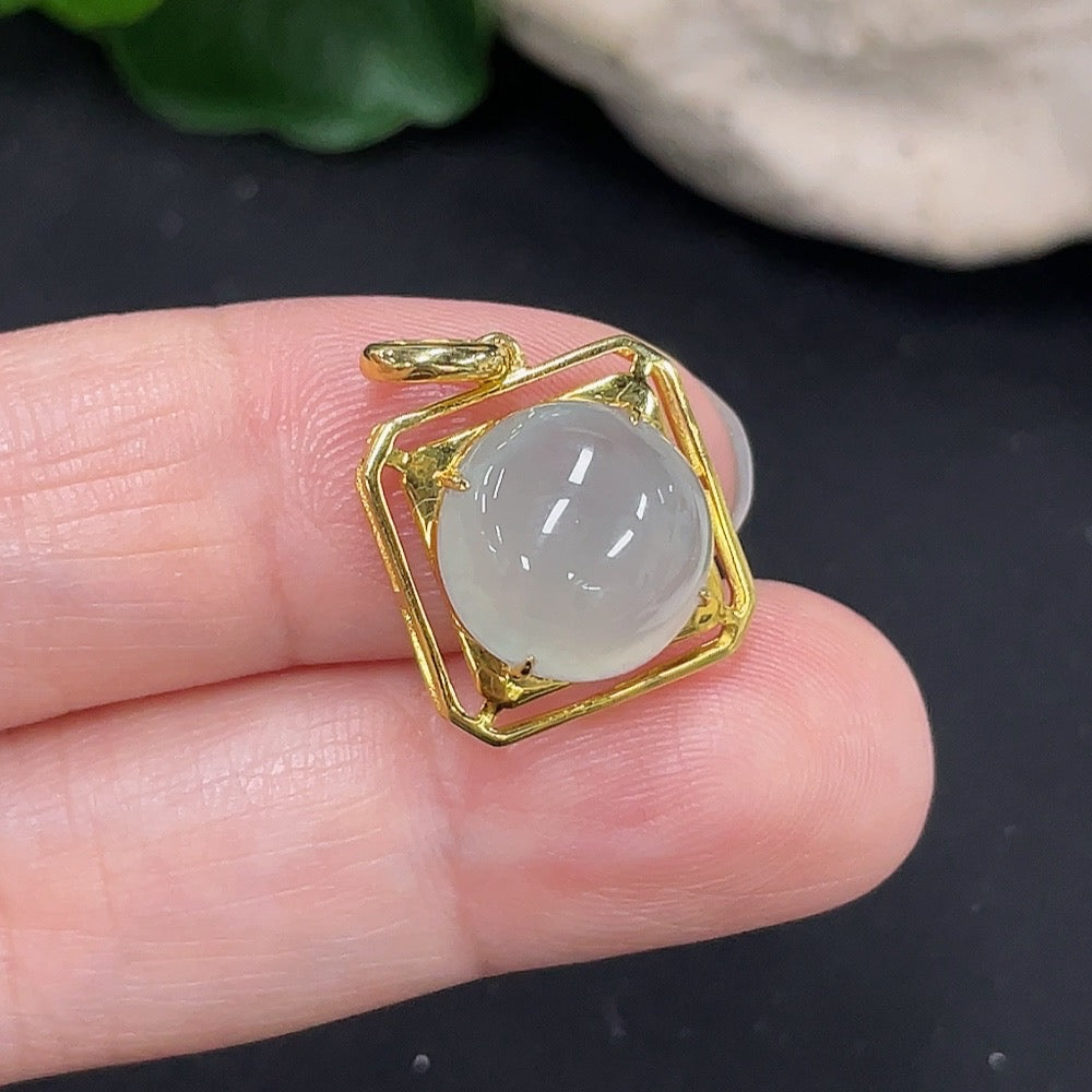 Huiliu Certified Jadeite inlaid pendant featuring intricate jade craftsmanship, showcasing a smooth, polished jade design with inlay details.