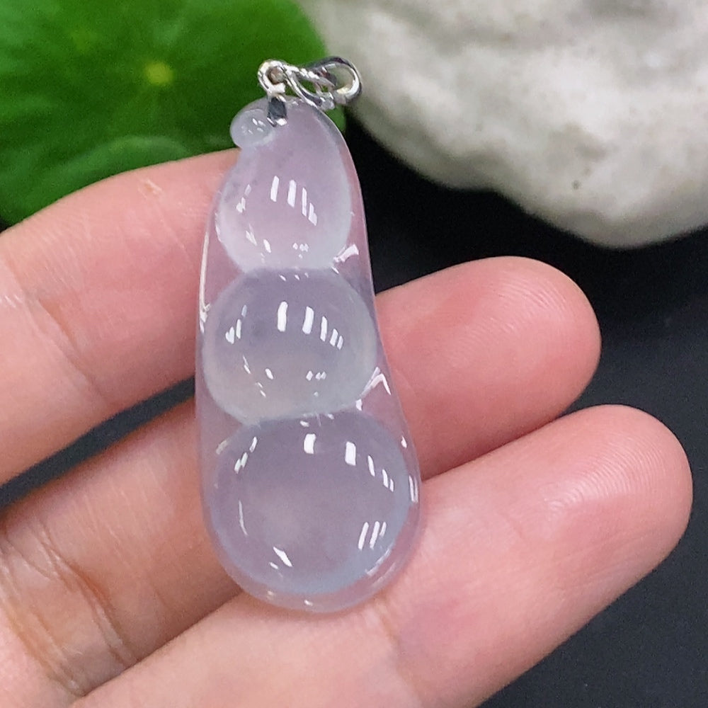 Jadeite Lucky Bean Pendant with 18K Gold Clasp, Total Weight Approx. 4.8g