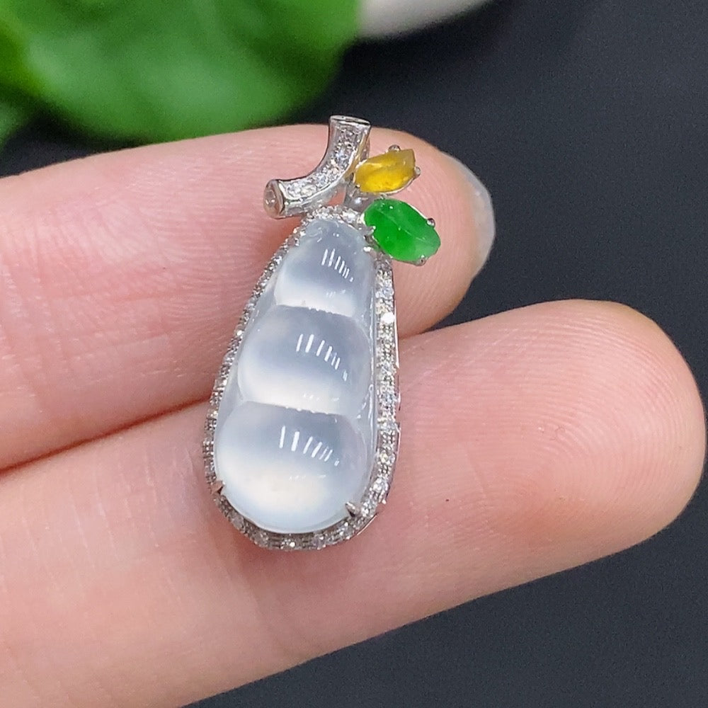 Jadeite Gourd Pendant with 18K Gold and Diamond Accents, Total Weight Approximately 2.2g