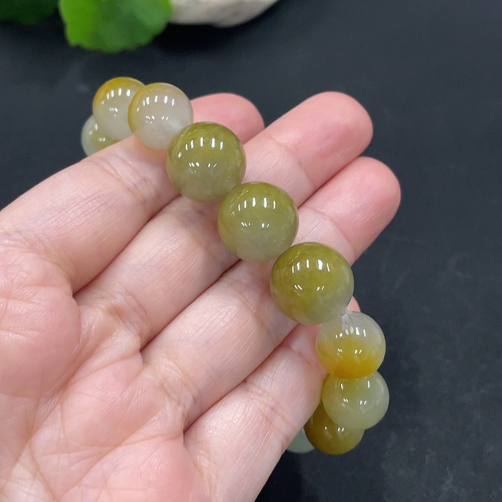 Jadeite Beaded Necklace Approx. 13.8/11.7mm (Color Origin Undetermined) Total Weight 50.945g