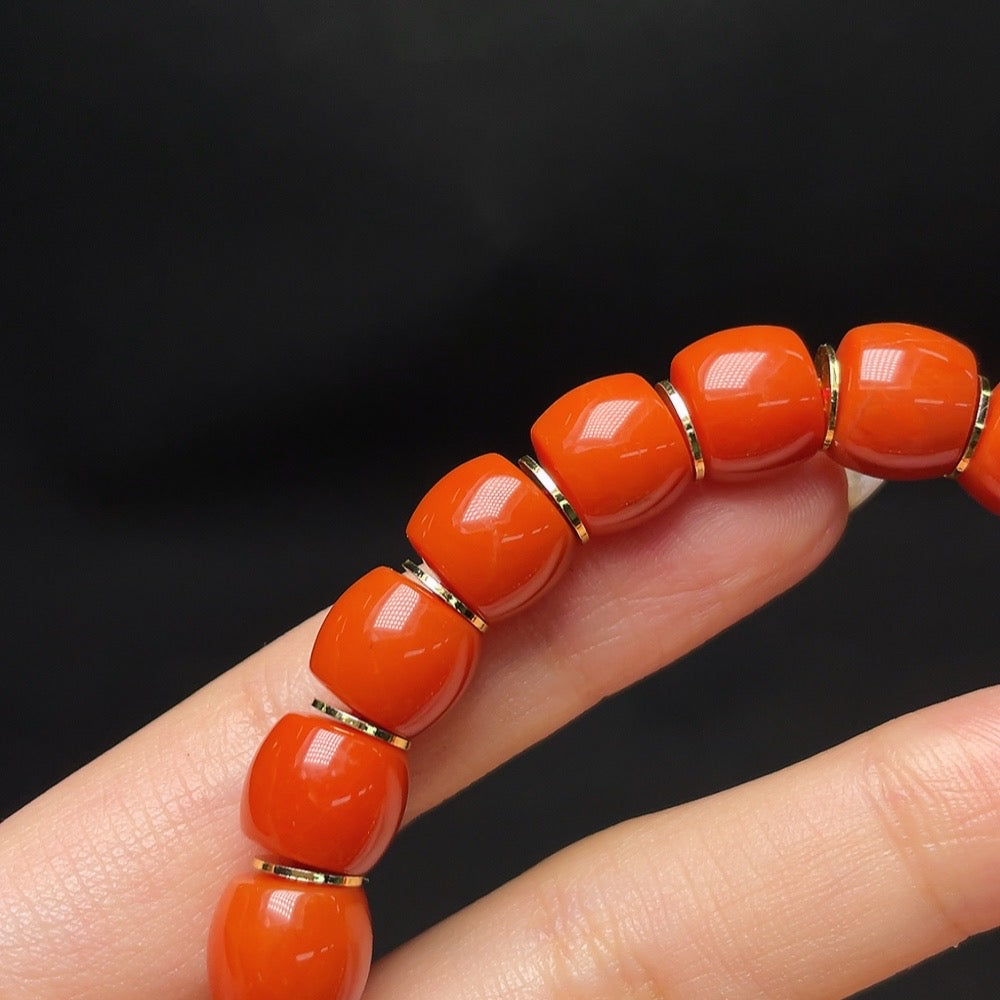 Red Agate gemstone bracelet with organic inclusions, 10mm beads, non-gold, weighing 37.6g, from HUILIU HQ.