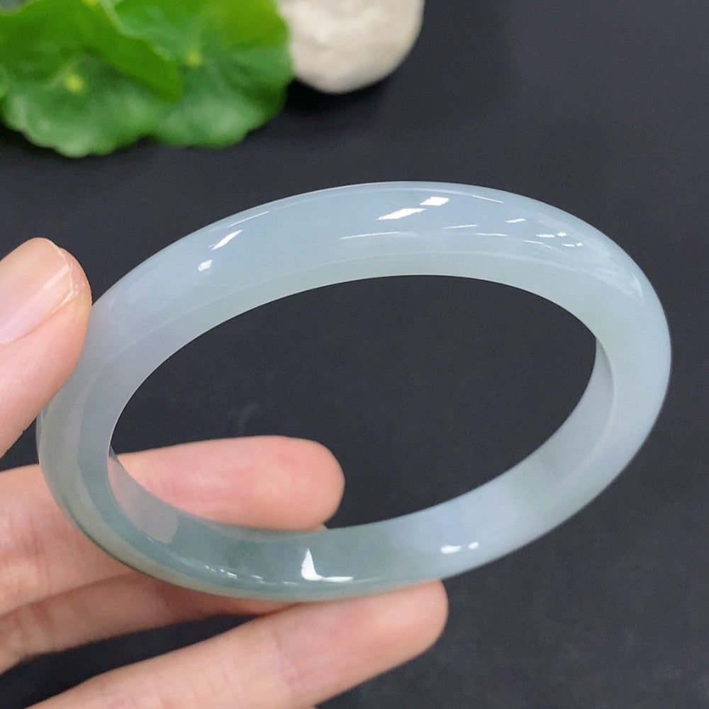 Jadeite Round Bangle