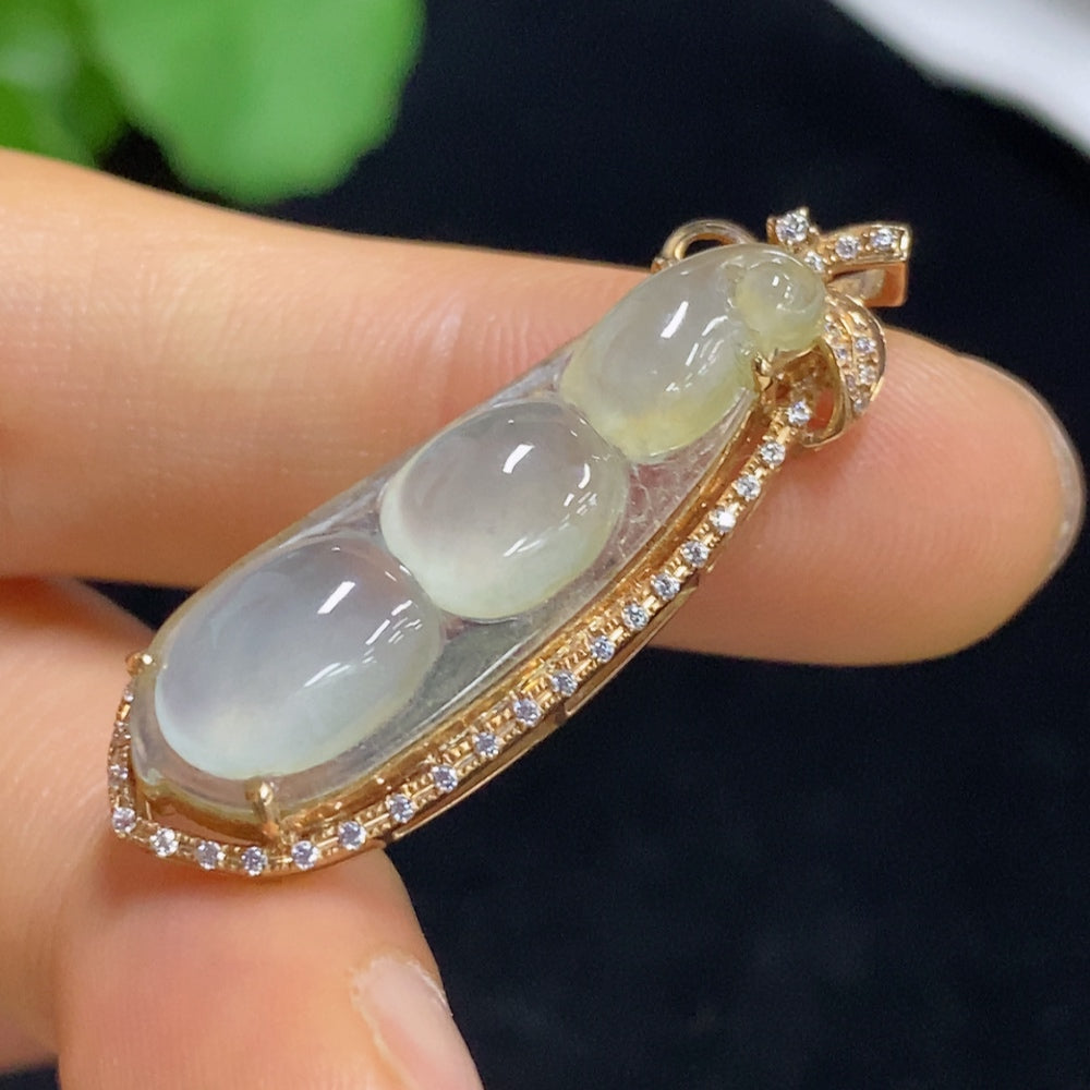 Jadeite Bean Inlay Pendant 18k Gold Inlaid Non-Diamond Total Weight Approx.4.39g