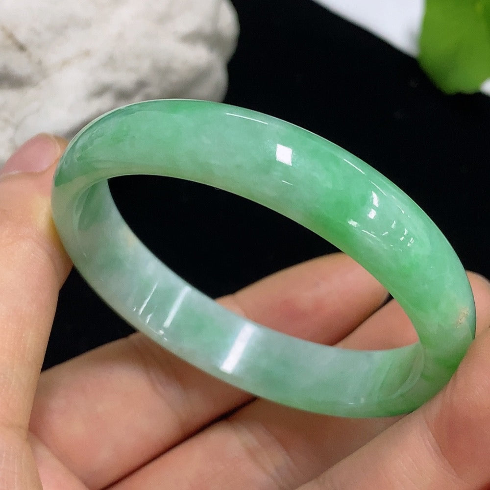 Jadeite Round Bangle