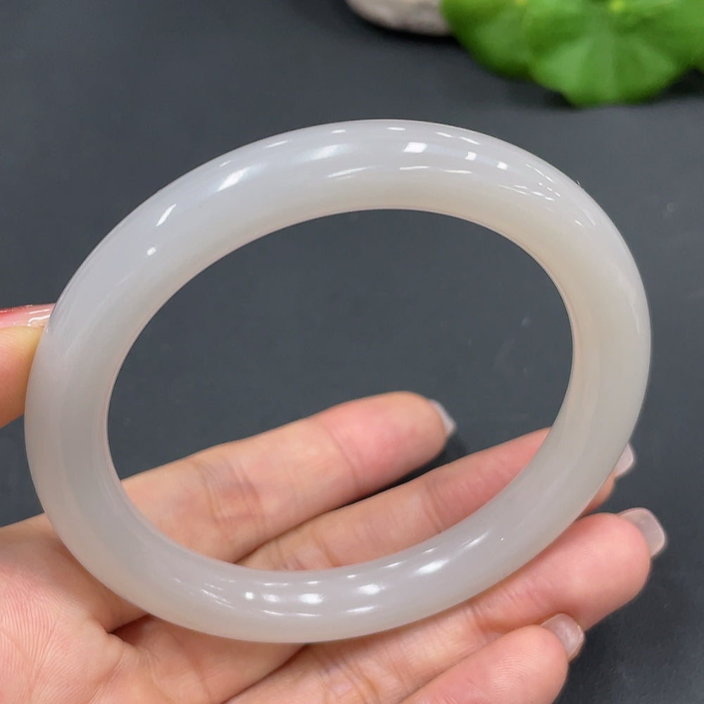 Hetian Jade Round Bangle . | Huiliu Certified