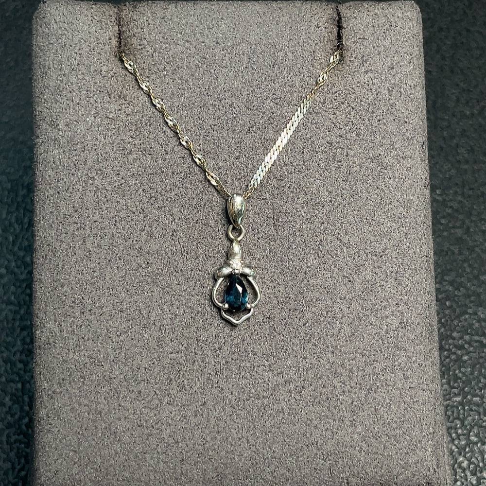 Huiliu Sapphire Necklace Chain with gemstone accents, 58% non-diamond, featuring a sleek main body in a close-up shot.