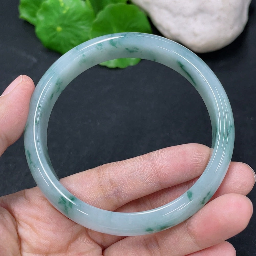 Jadeite round bracelet with a 59.5mm diameter, weighing approximately 48.05g, featuring smooth, polished jade beads.