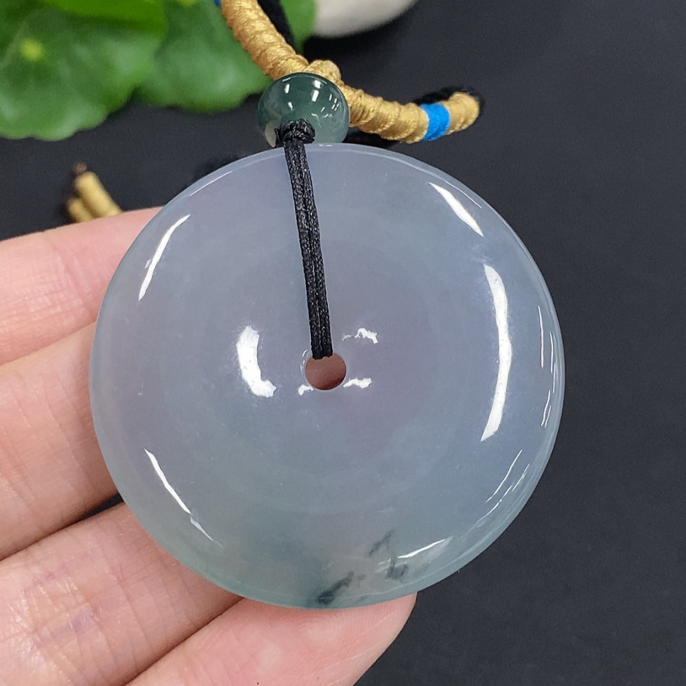 Jadeite Peace Knot, total weight including rope approximately 32.1g