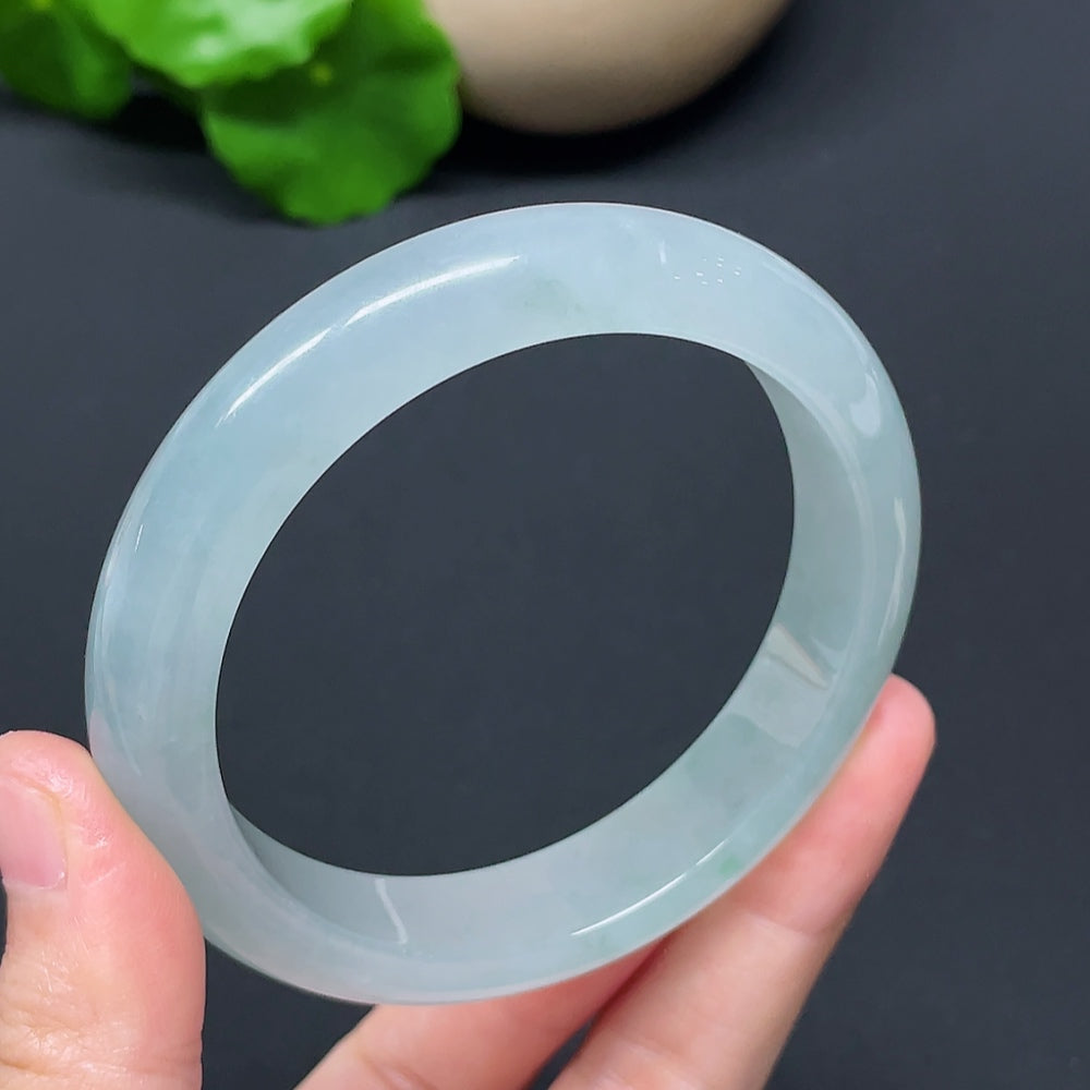 HKHQ jadeite round bangle in size 57.2 with a weight of 56.76g, featuring smooth, polished jadeite surface and elegant design.