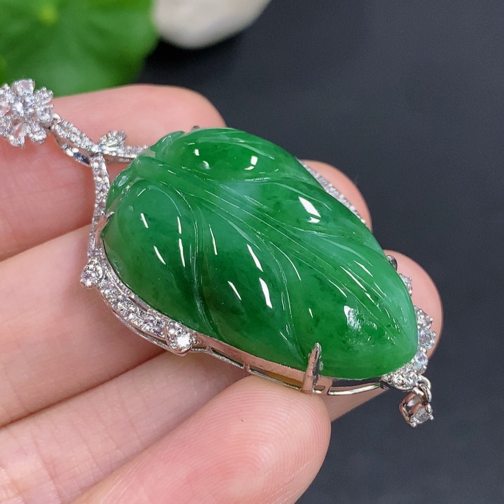 Jadeite Leaf Pendant 18k Gold Non-Diamond