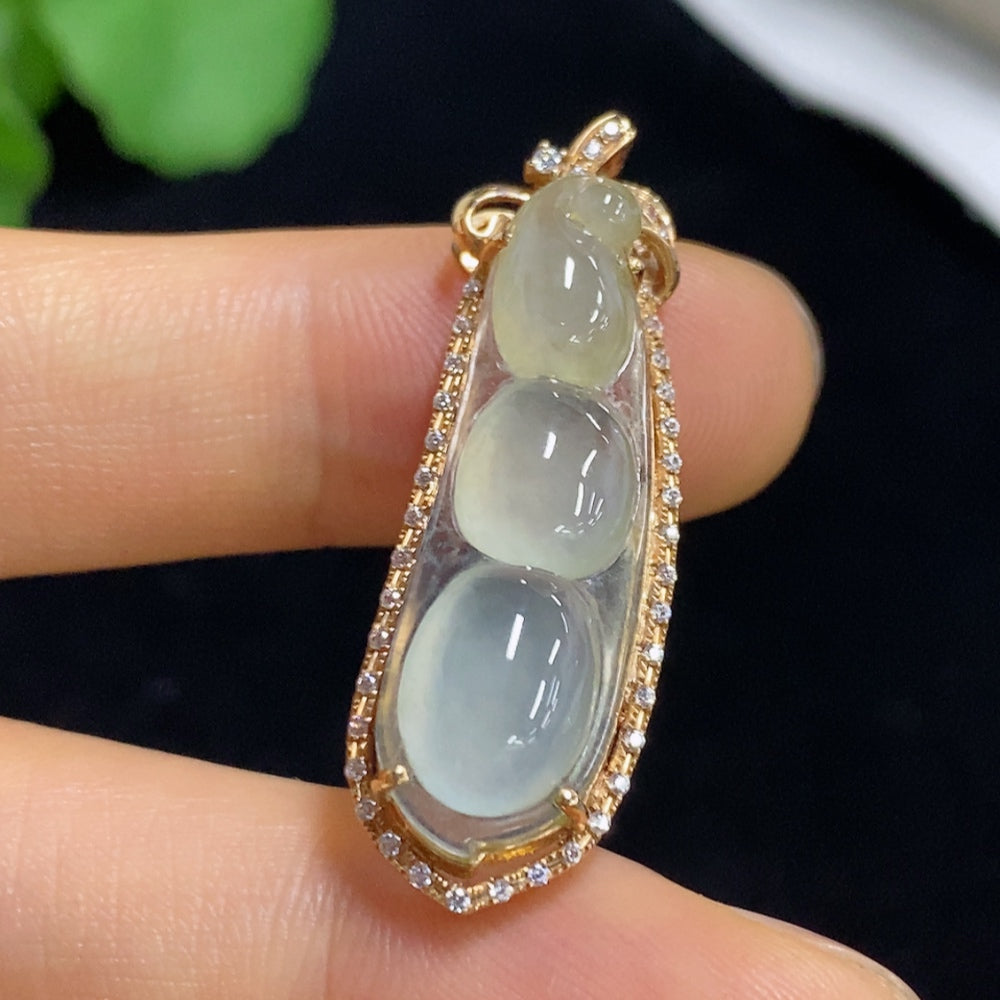 Jadeite Bean Inlay Pendant 18k Gold Inlaid Non-Diamond Total Weight Approx.4.39g