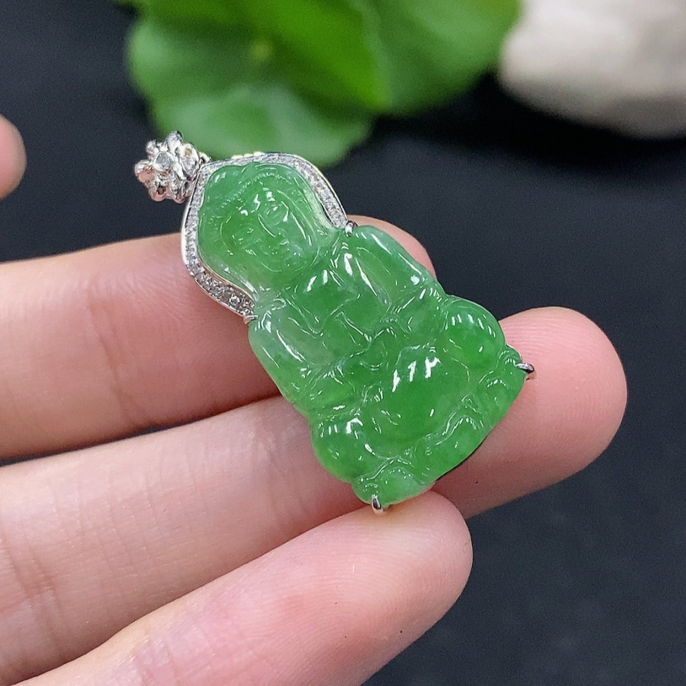 Jadeite Guanyin Inlaid Pendant 18K Gold with Diamond Accents Total Weight Approx. 3.49g