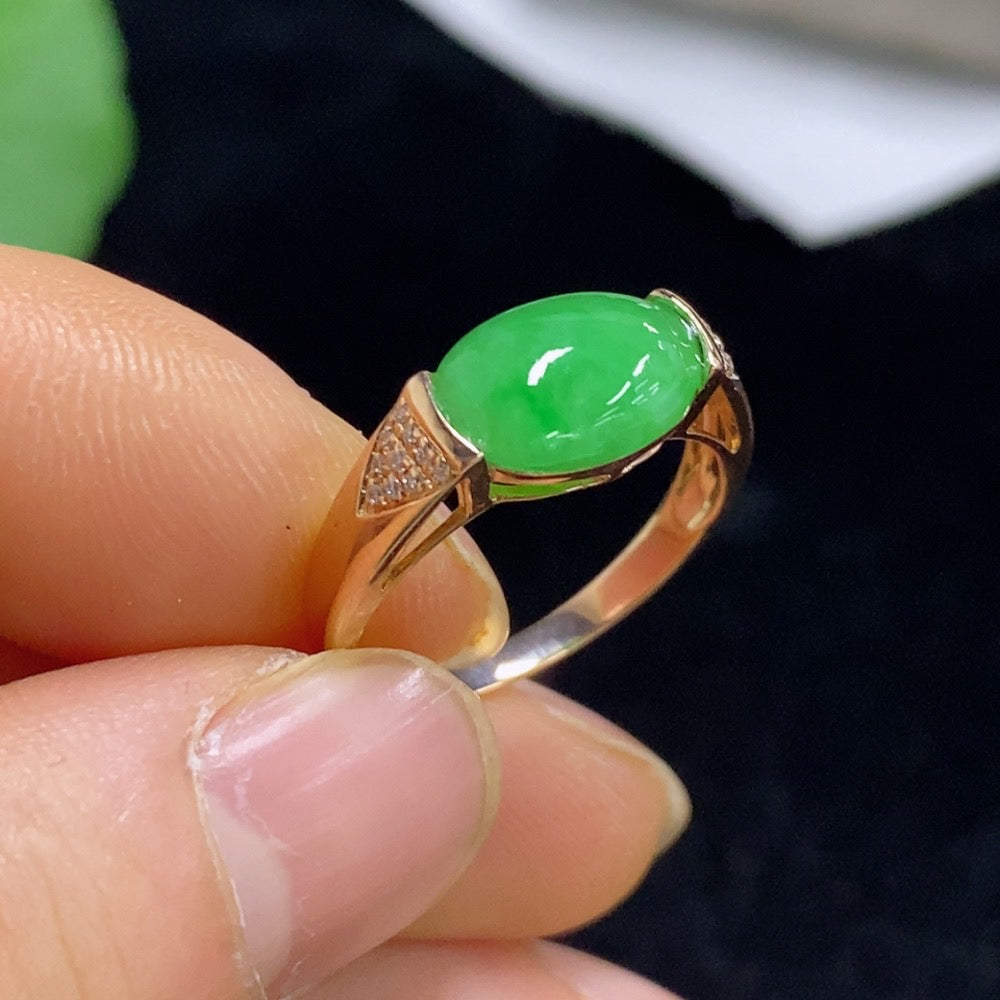 Jadeite inlaid ring 18k with diamond size 15 total weight about 2.95g