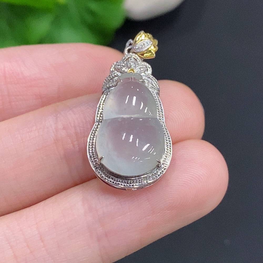 Huiliu Jadeite gourd pendant featuring smooth green jade, non-diamond, Huiliu certified, showcasing intricate craftsmanship.