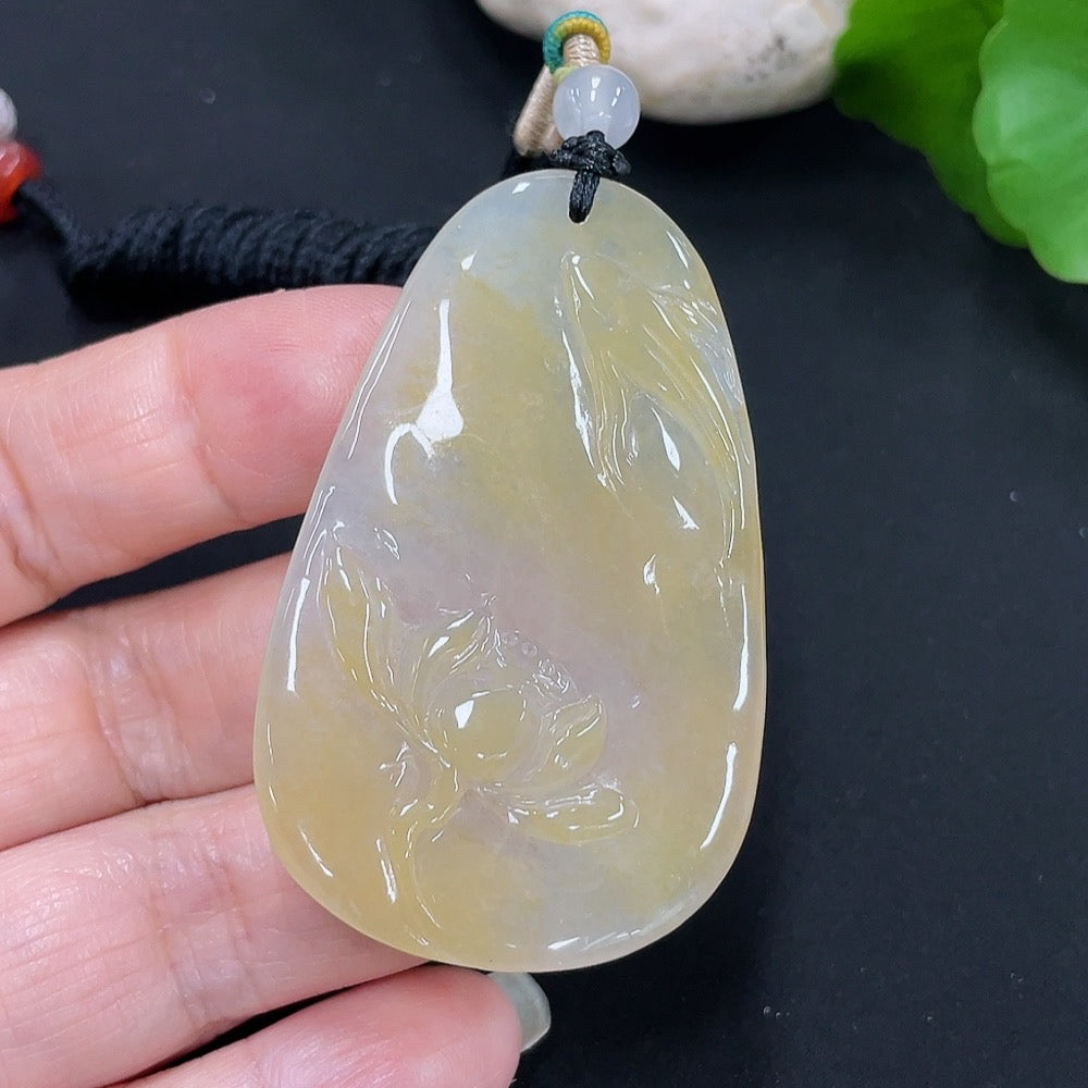 Jadeite Lotus Leaf Fish Pendant with Non-A Grade Beads, Total Weight Approximately 20.57g