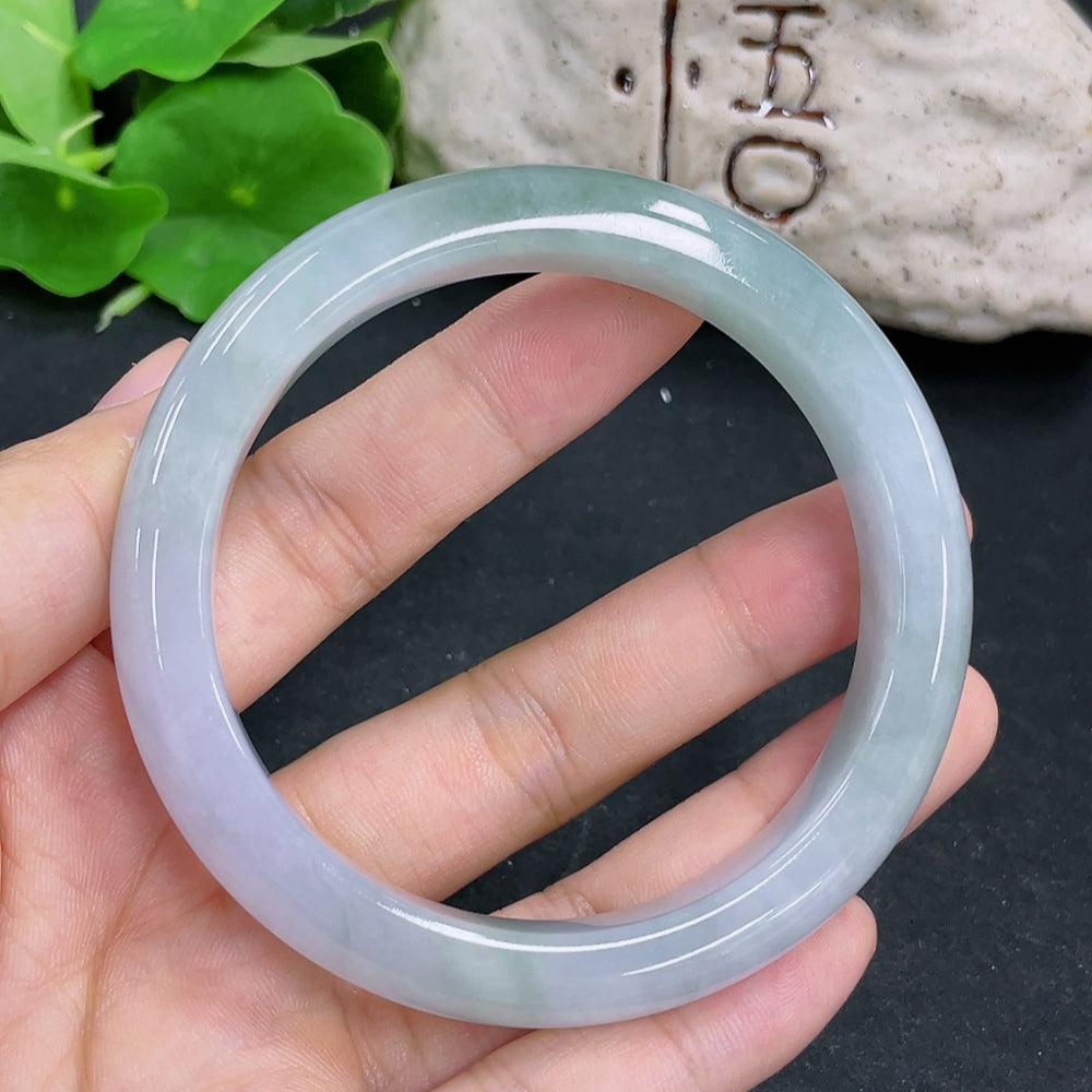 HKHQ jadeite round bangle in size 58, showcasing smooth, polished green jadeite with a weight of 56.1 grams.