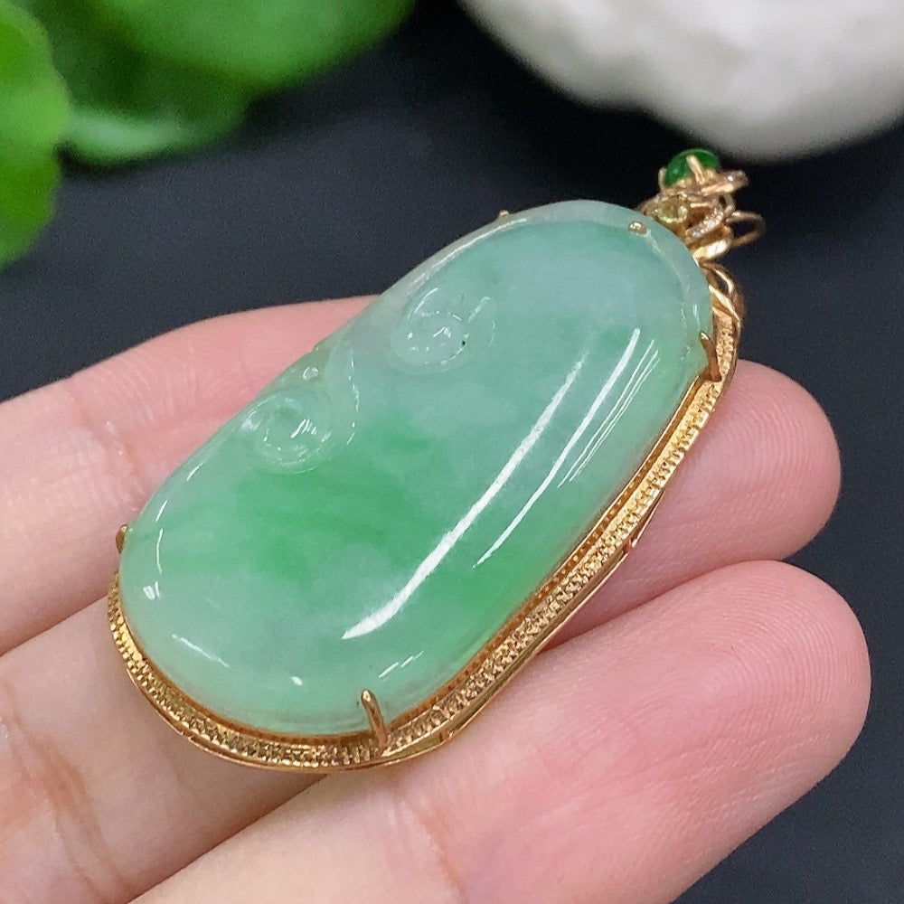 Jadeite Ruyi Inlaid Pendant 18K Gold Total Weight Approx. 7.3g