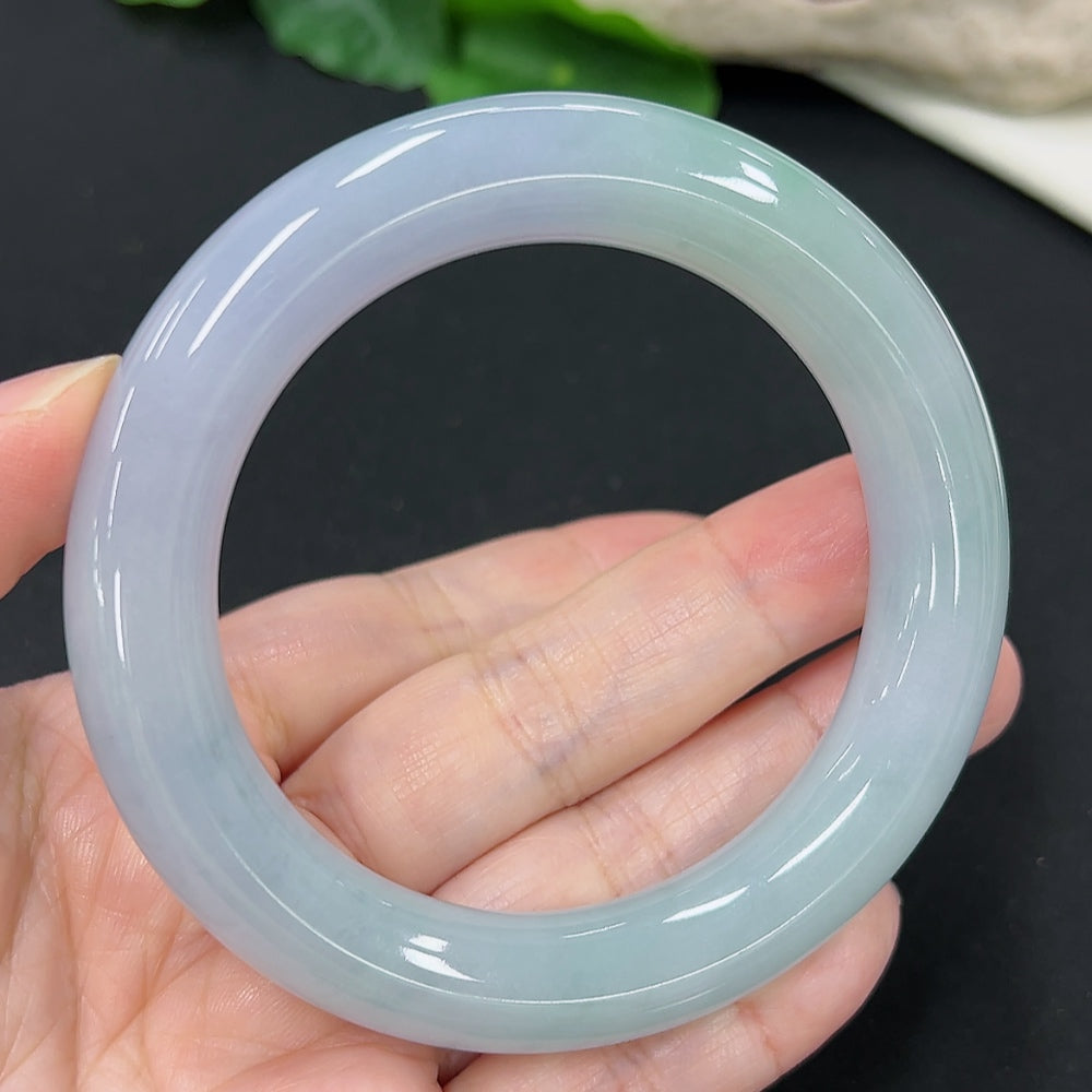HKHQ jadeite round bangle, size 55.2, weighing 73.56g, showcasing smooth, polished jadeite bracelet with a vibrant green hue.