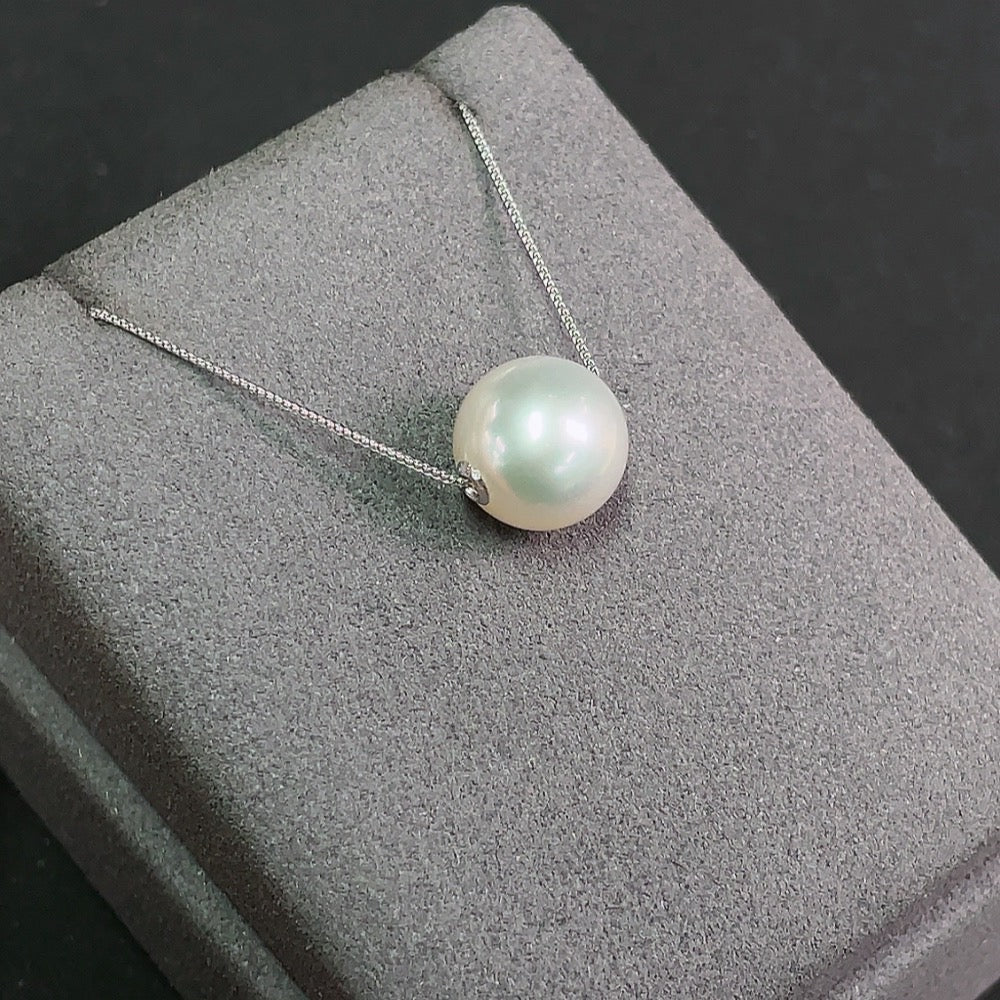 Saltwater Pearl Necklace in 18K Gold