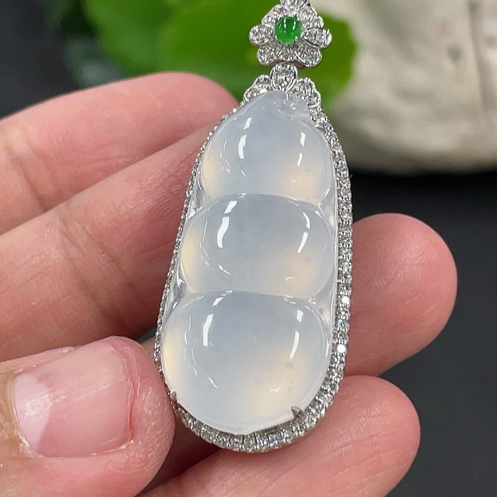 Jadeite Blessing Bean Pendant in 18K Gold, Total Weight Approx. 7.4g (With Diamond Accents)