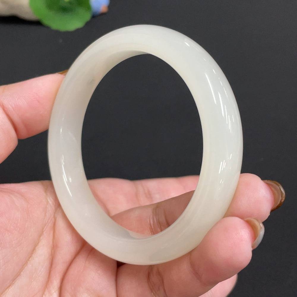 Hetian jade round bracelet by HUILIU HQ, size 58, weighing approximately 54.3g, featuring smooth polished jade beads.