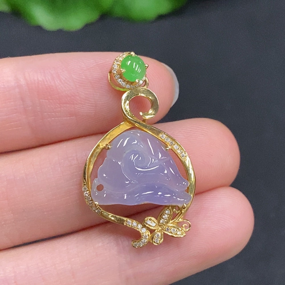 Jadeite freeform inlaid pendant with 18k gold and diamond accents, crafted by HUILIU HQ, weighing approximately 3.2 grams.