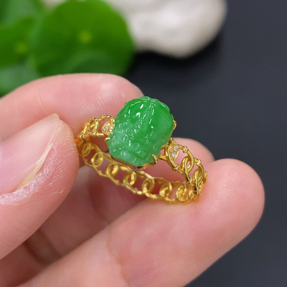 Jadeite Pixiu Inlaid Ring 18K Gold (With Diamond Accents)