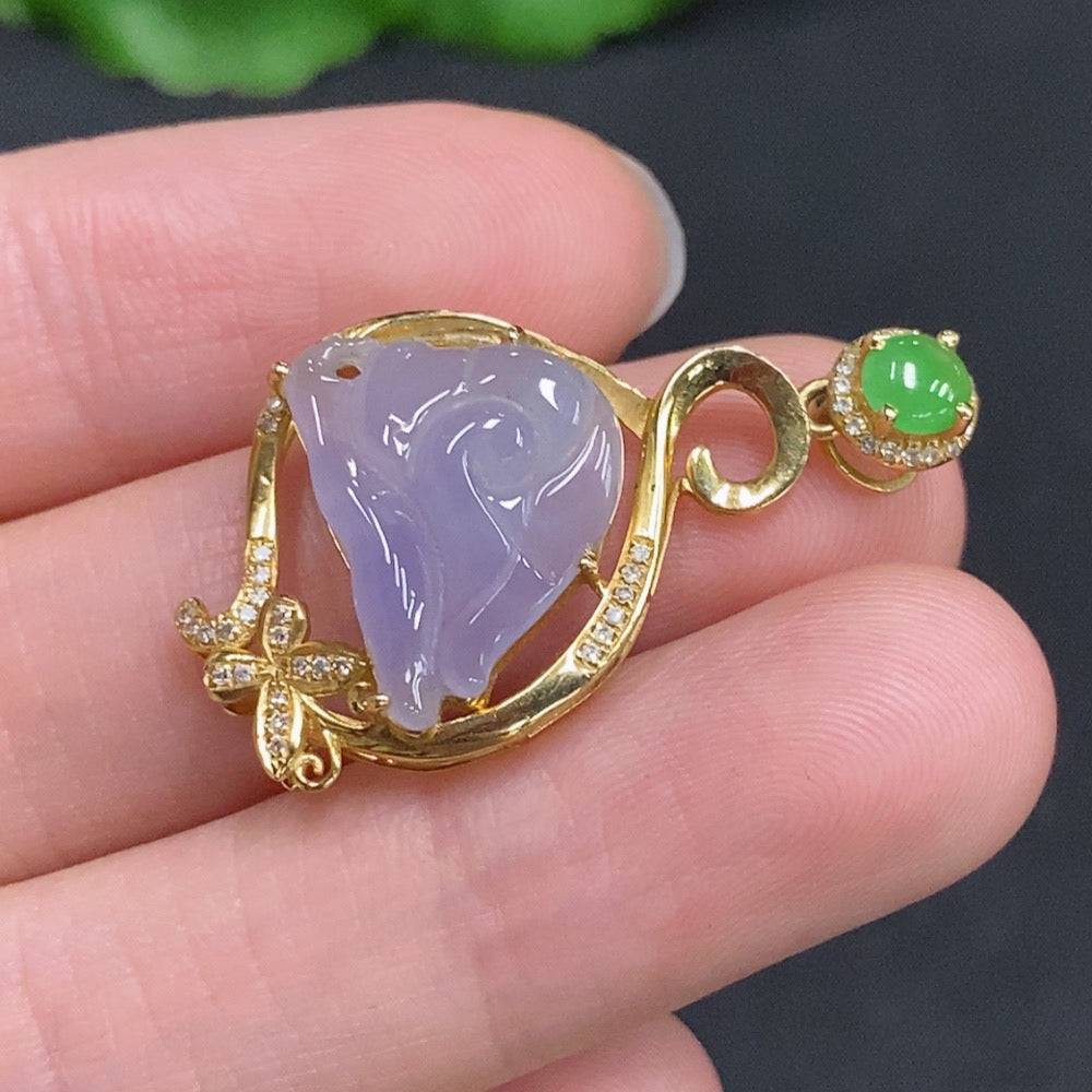 Jadeite freeform pendant with diamond accents and 18k gold setting, crafted by HUILIU HQ, weighing approximately 3.2 grams.