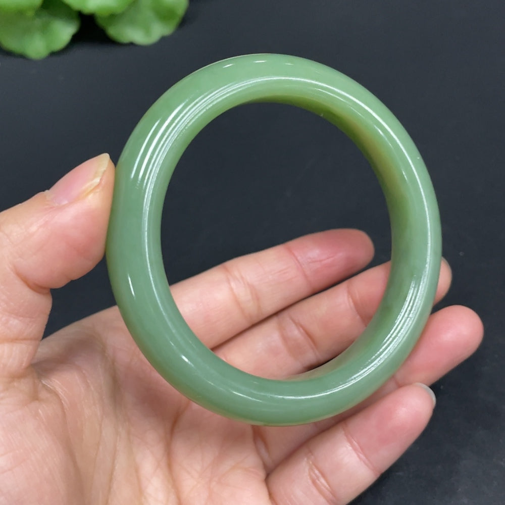 Hetian jade round bracelet by HUILIU HQ, size 56.8 with a total weight of 50.3g, showcasing smooth, polished jade beads.