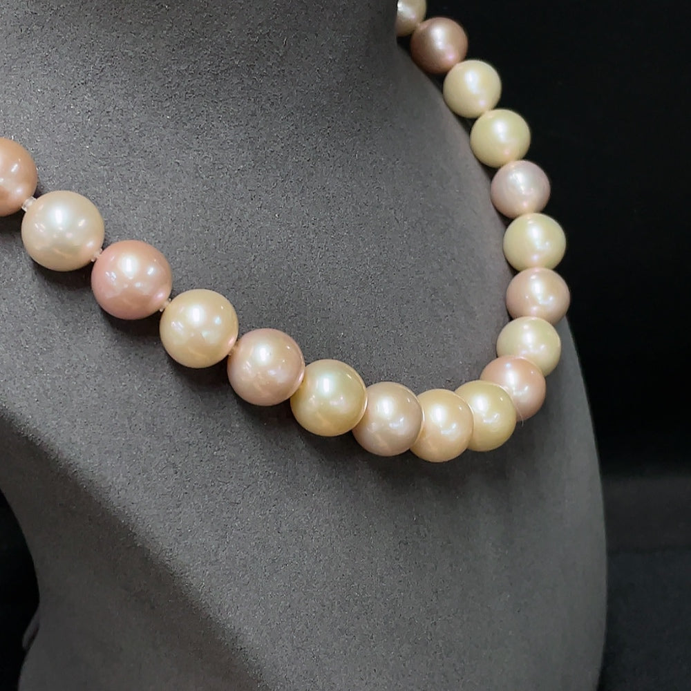 Pearl bead necklace Non-gold Total weight approx. 105.27g Size 12-13.6mm