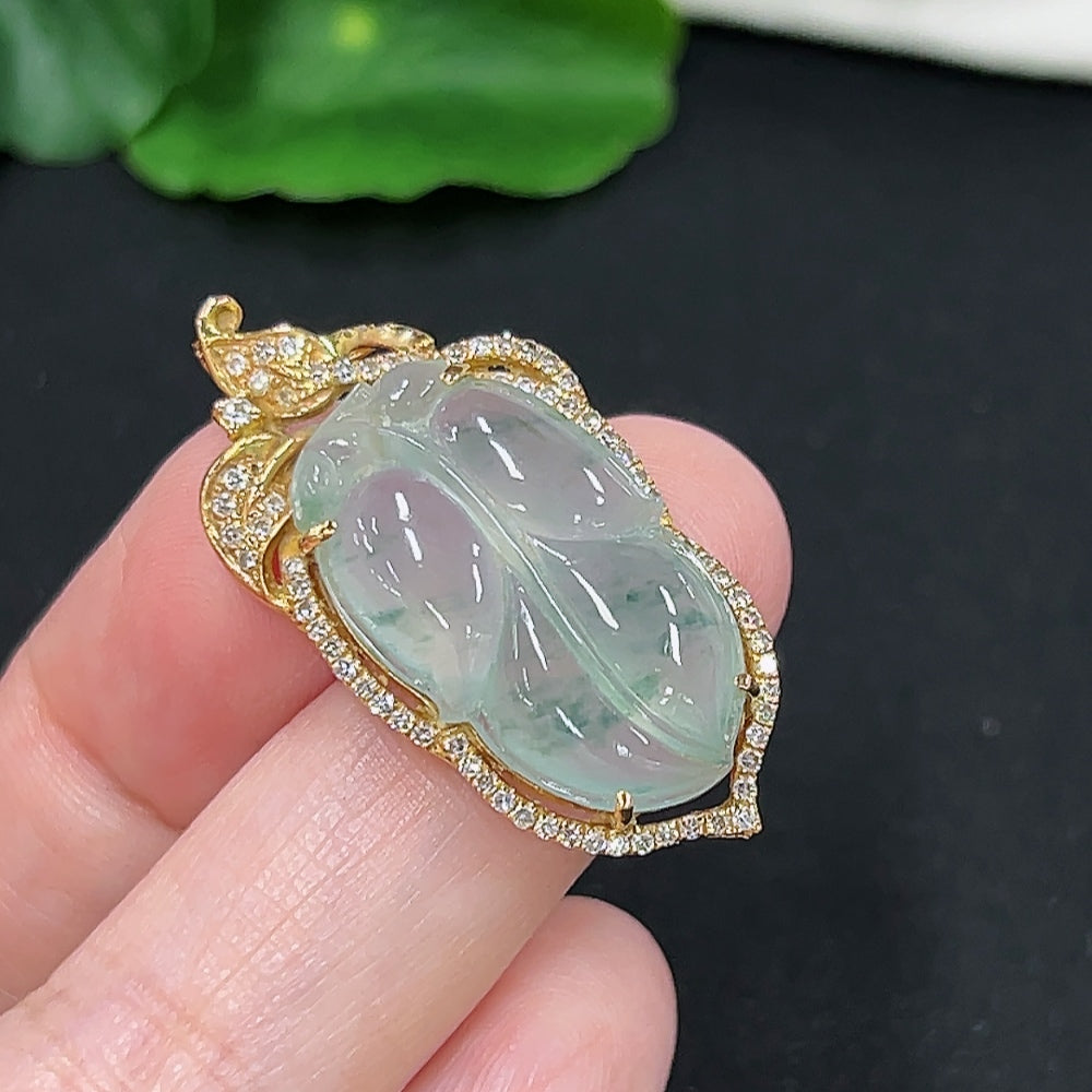 Jadeite leaf inlay pendant with diamond accents, 18K gold, weighing approx. 6.6g, crafted by HKHQ.