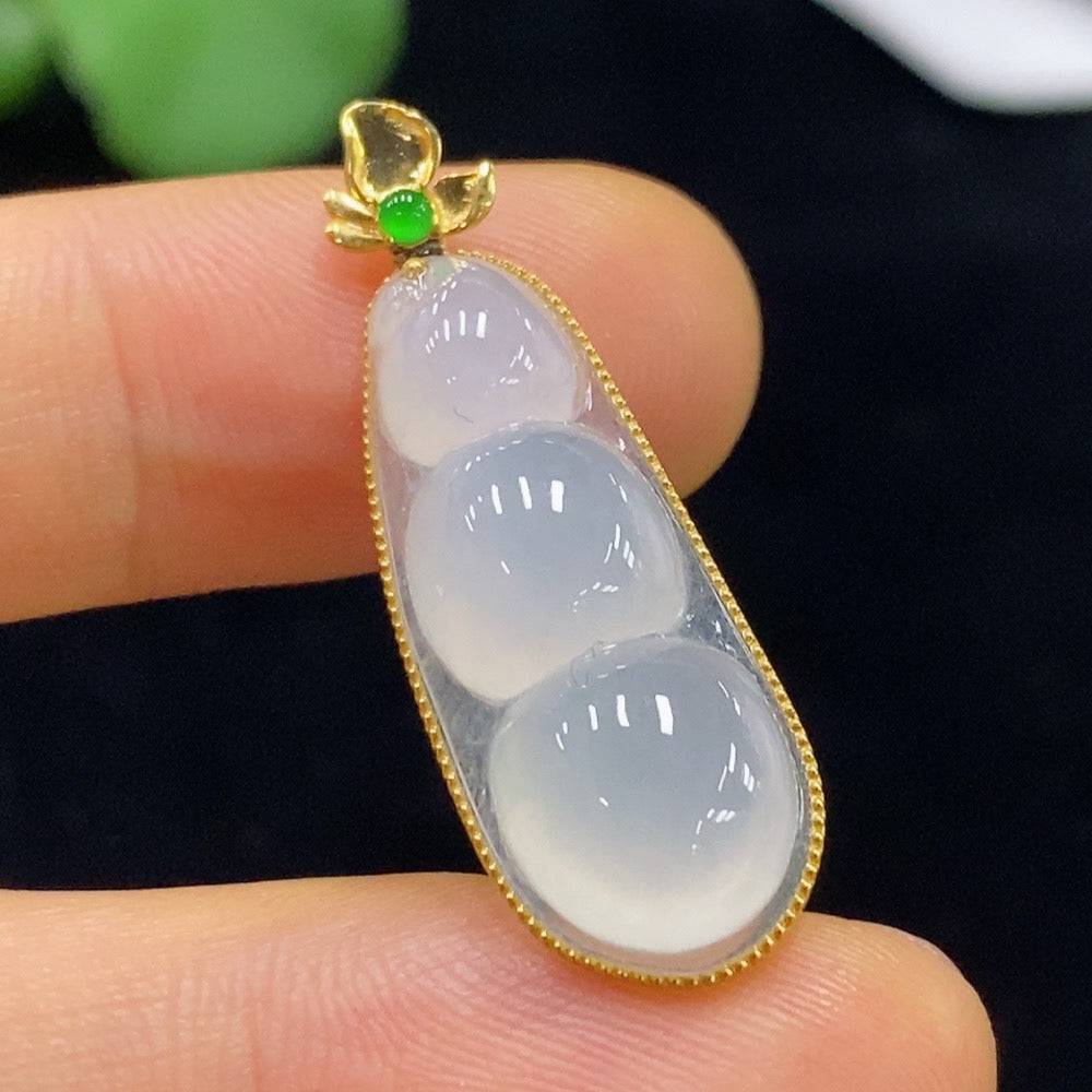 Jadeite Fu Dou pendant with inlaid design, crafted from jade, weighs approximately 2.84g, featuring an 18k gold setting.