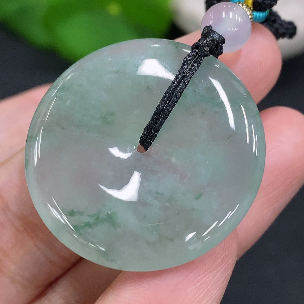 Jadeite Peace Knot, total weight including rope approximately 12.5g