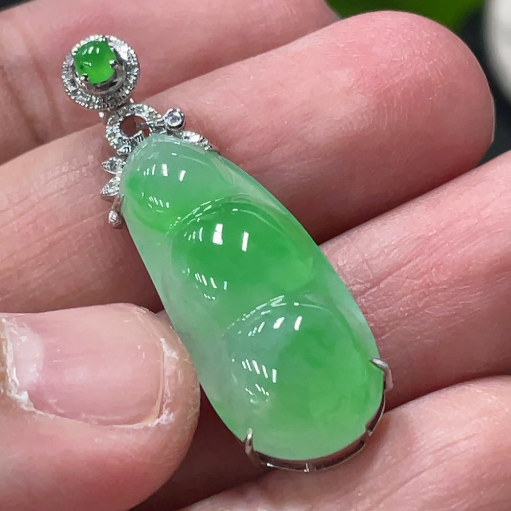 Jadeite Bean Pendant with 18K Gold and Diamond Accents, Total Weight Approx. 3.9g