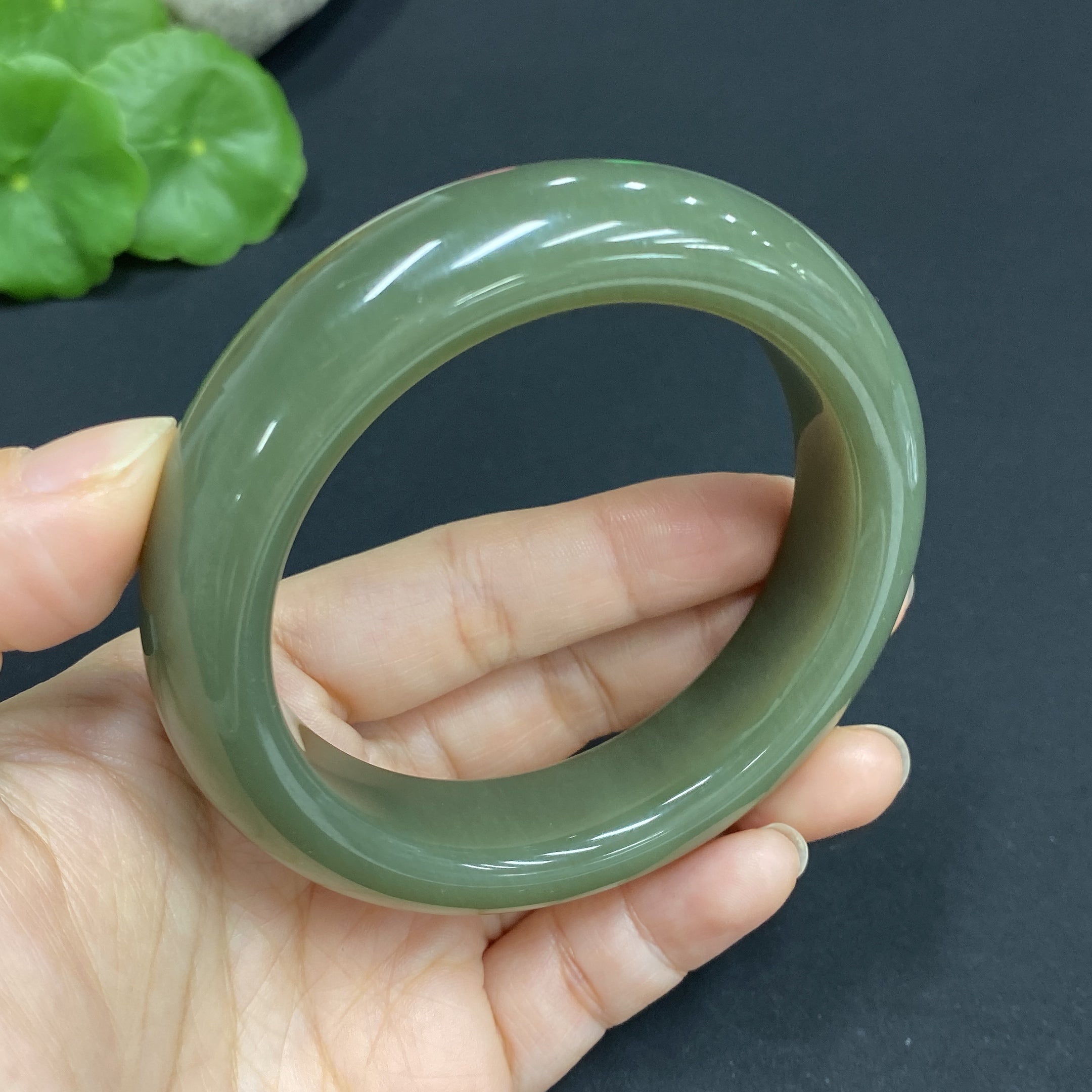 Hetian Jade Round Bracelet Size 57.2 Total Weight Approx. 84.1g