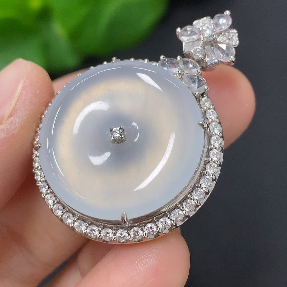 Jadeite Pendant with 18K Gold, Total Weight Approx. 11.7g (Accented with Diamonds, Non-diamond Quantity: Large 1pc)