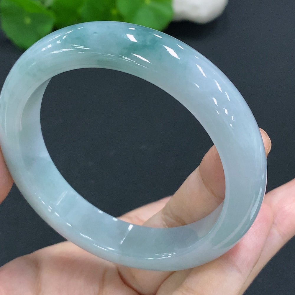 Jadeite round bracelet, size 58, total weight approximately 69.4g