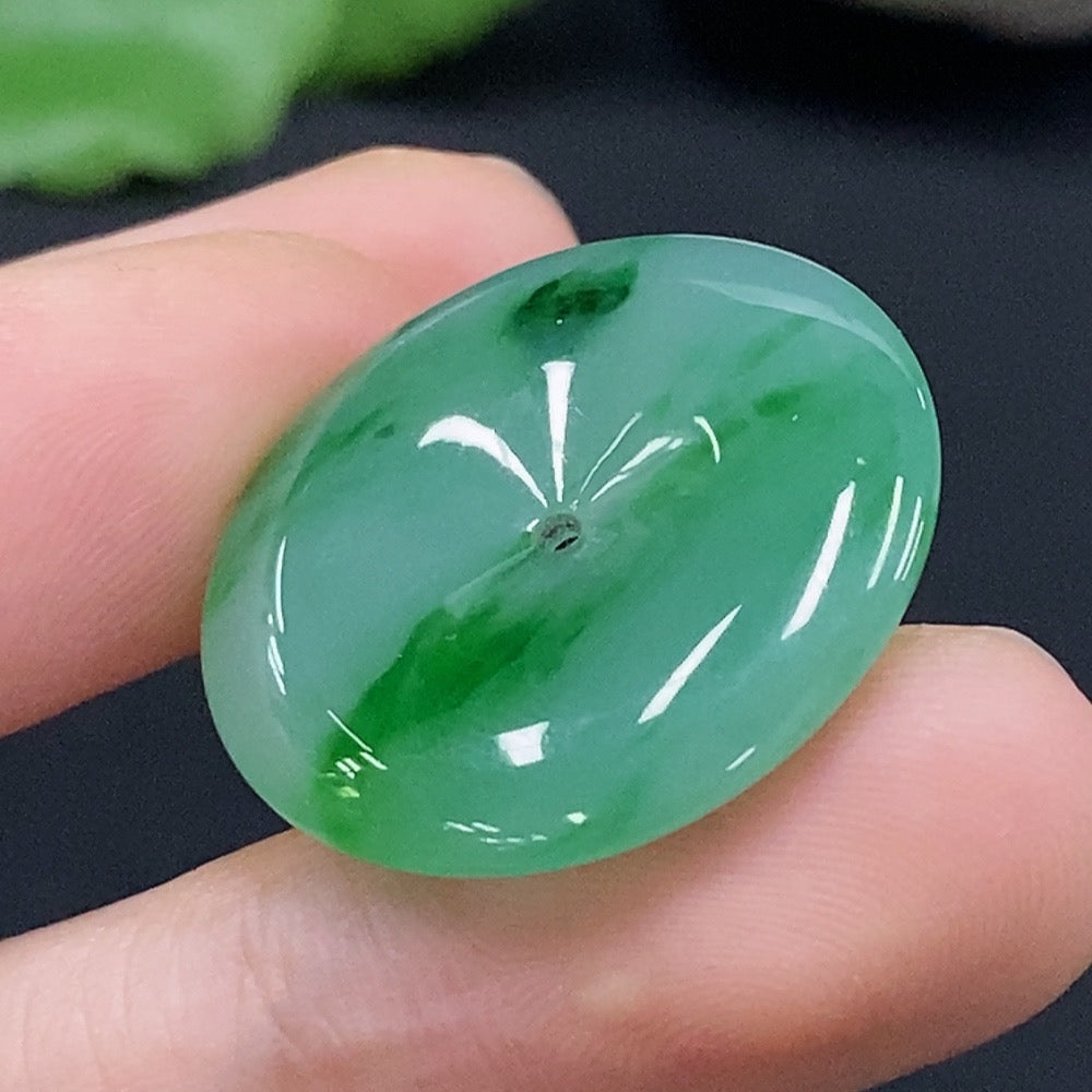 JadeitePeace Knot Pendant (Total weight approximately 4.7g)